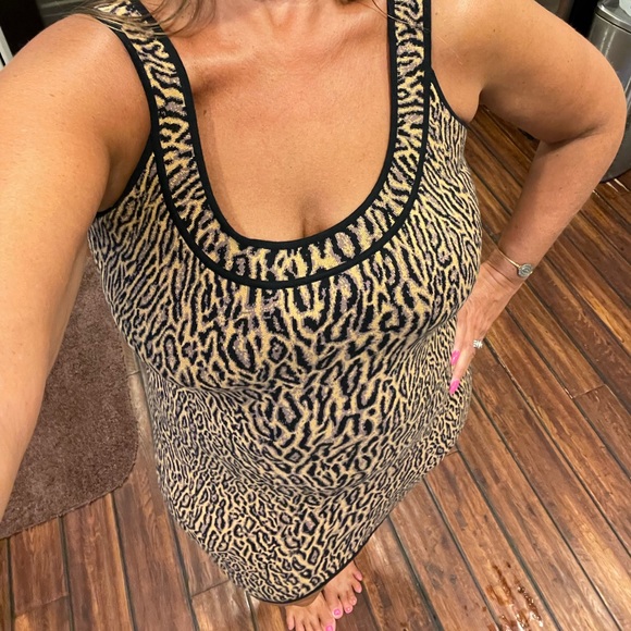 - BCBG Leopard print Body-con Dress size large - Picture 8 of 9